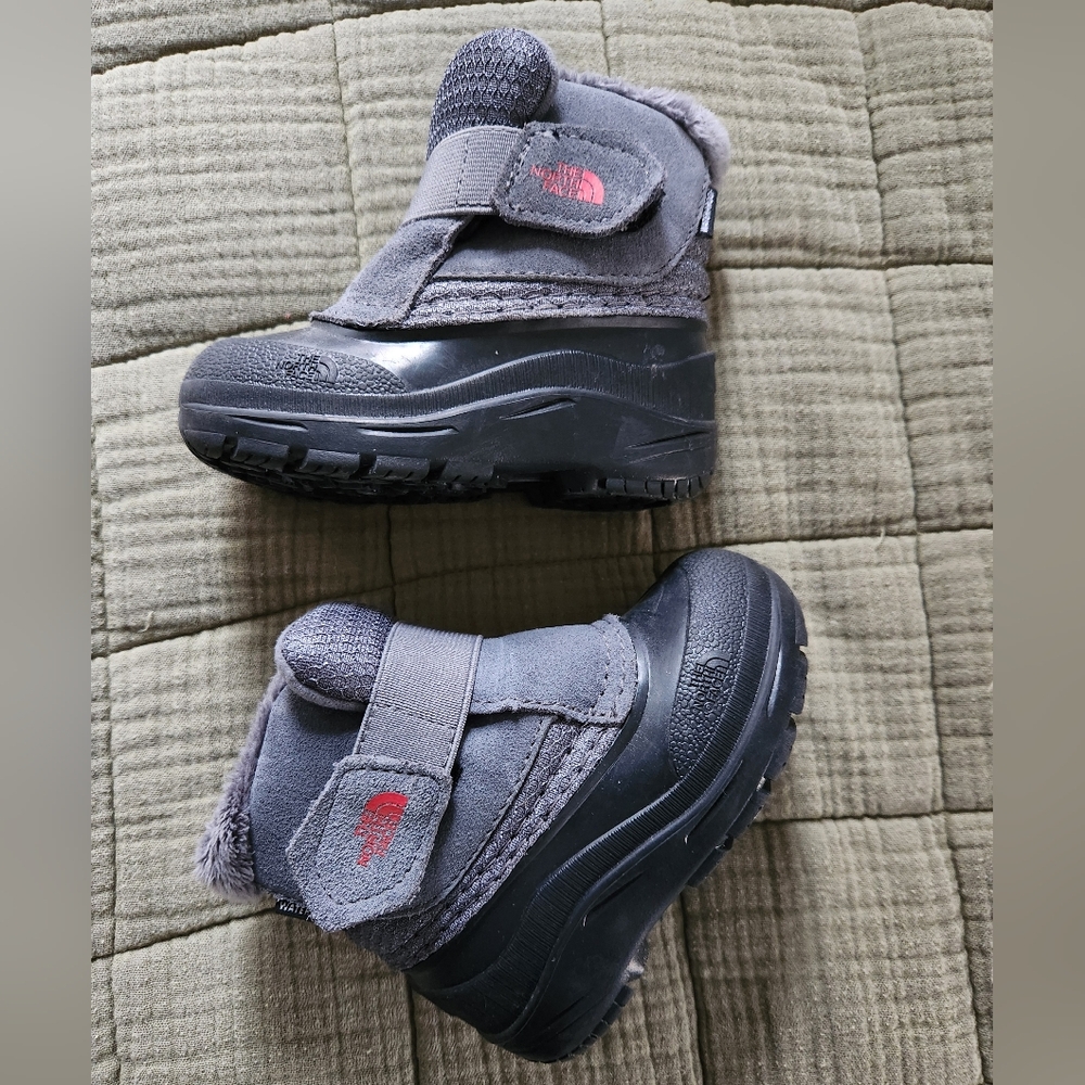 The North Face Toddler Size 7 Black and Grey Winter Boots